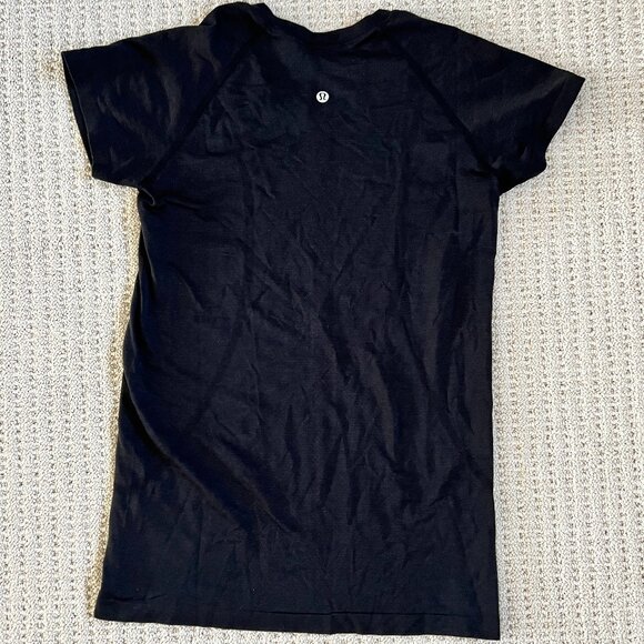 Lululemon Swiftly Tech Short Sleeve Shirt - Picture 2 of 2